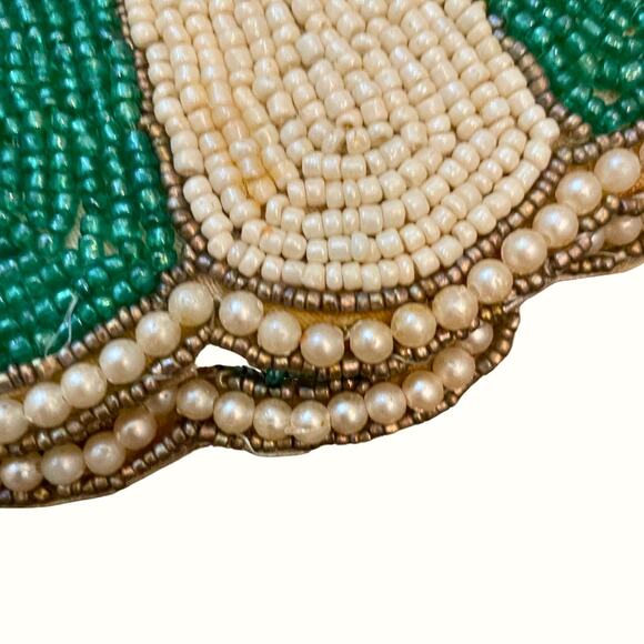 TIRAMISU HANDMADE Glamorous Green and Cream Glass Beaded Placemat Set of (2) NEW - Picture 5 of 9